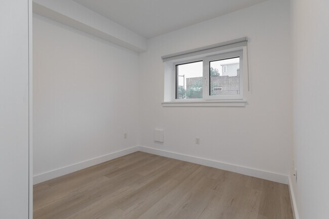 Foto del edificio - 2837 Washington St