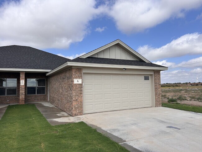 Foto del edificio - "Charming 3-Bed, 2-Bath Home with Granite ...