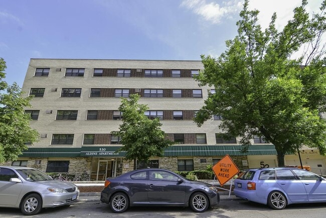 Building Photo - 535 W Aldine