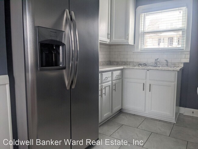 Building Photo - 2 br, 1 bath House - 228 Banning Ave