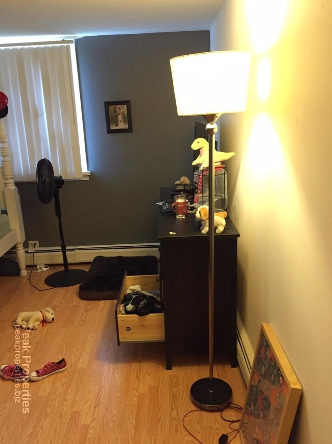 Foto del edificio - 516 W Briar Pl