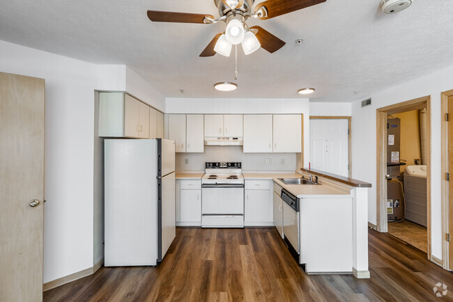 2BR,2BA-912SF - Bon Vista Apartment Homes