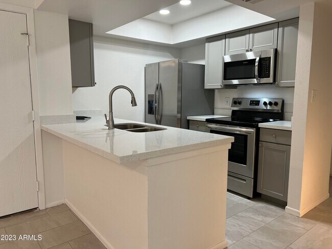Foto del edificio - 4730 W Northern Ave