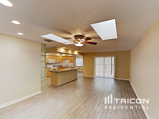 Building Photo - 2405 Eagle Chase Drive Palm Harbor FL