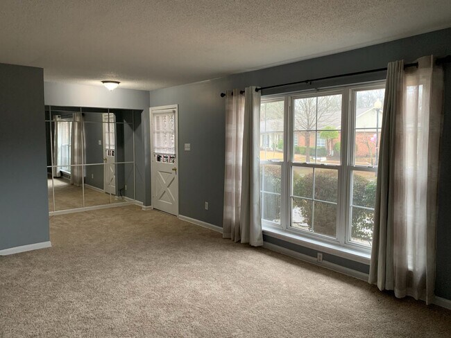 Building Photo - 3BD/2.5BA Hobbits Glen Condo in Germantown.