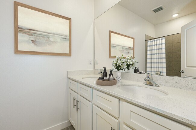 Building Photo - 1432 Tristar Dr