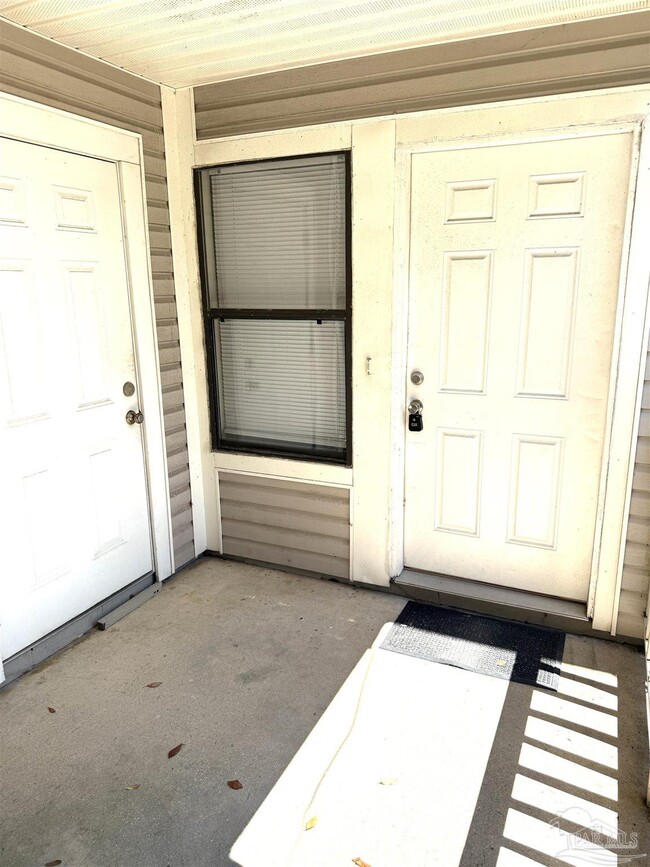 Foto del edificio - 3202 Redwood Ln