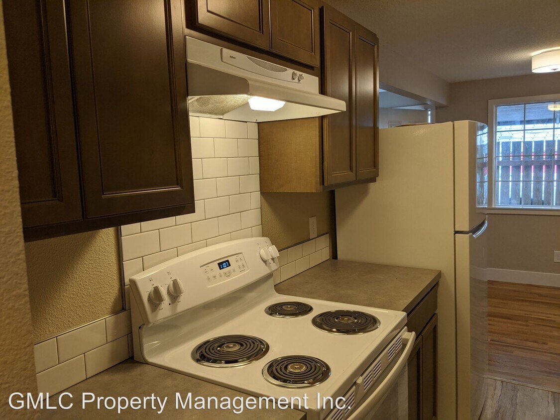 Primary Photo - 2 br, 1 bath Apartment - 200 SE 98th Avenue