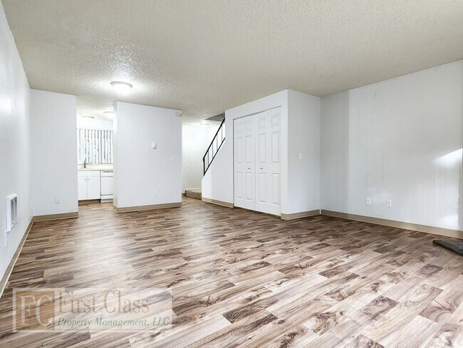 Foto del edificio - 19849 NW Rock Creek Blvd