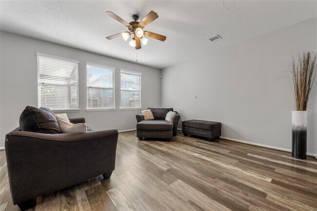 Foto del edificio - 6354 Wilshire Ridge