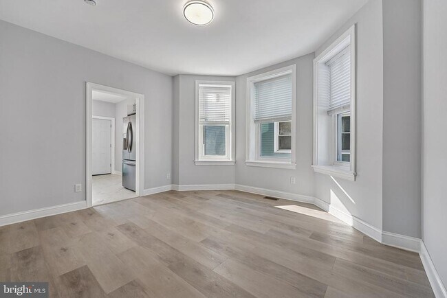 Foto del edificio - 92 Leigh Ave