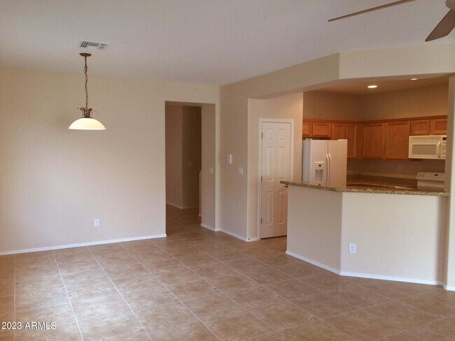 Foto del edificio - 3620 W Steinbeck Dr