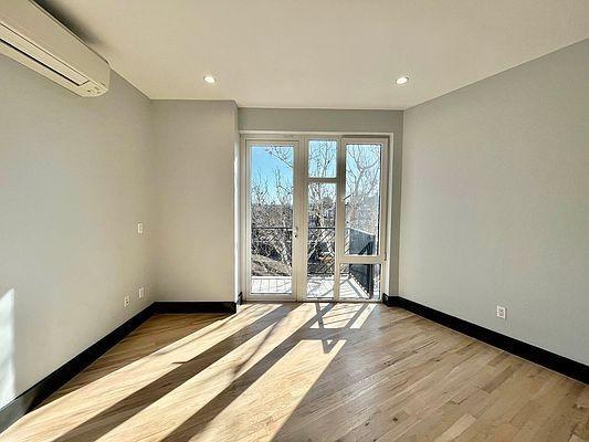 Foto del edificio - 2 bedroom in BRONX NY 10460