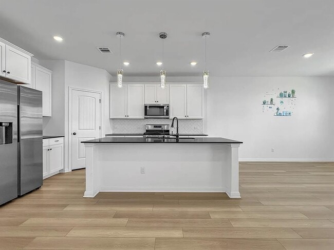 Building Photo - 2608 Emerson Trl