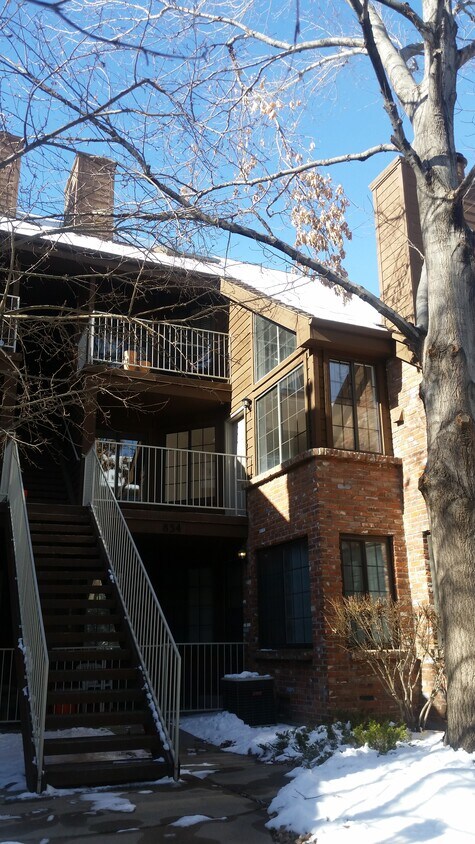 Primary Photo - 834 S Vance St