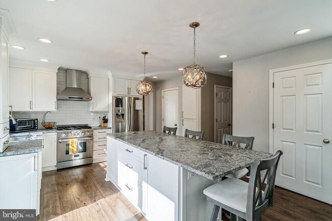 Building Photo - 1004 Bayberry Ln