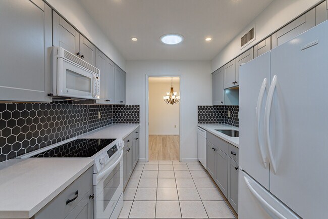 Building Photo - 7227 E Camino Valle Verde
