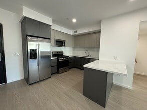 Building Photo - Doran Residences LLC