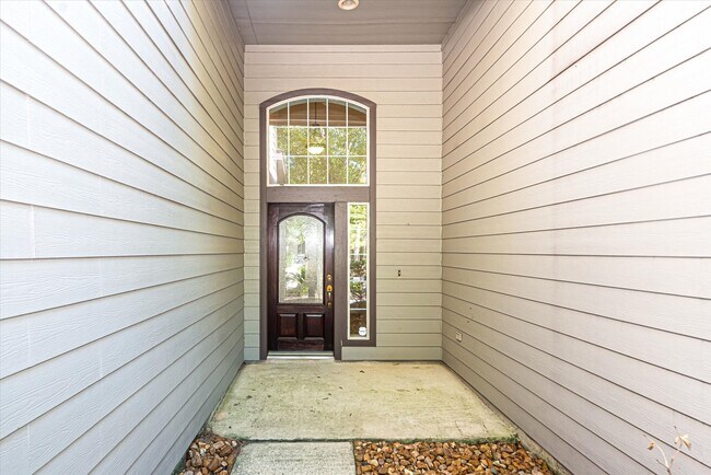 Building Photo - 14 Nestlewood Pl