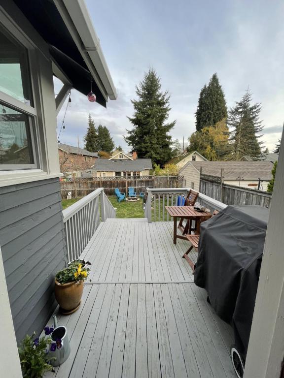 Foto del edificio - 8050 27th Ave NW