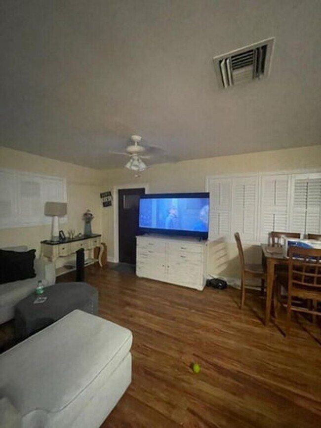 Foto del edificio - 1036 S 14th St