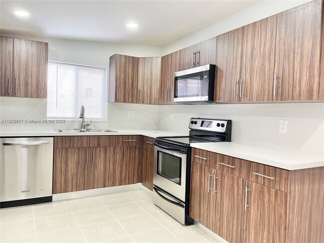 Building Photo - 430 NW 51st Ave