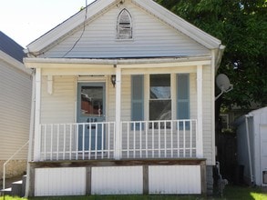 Building Photo - 418 3rd Ave