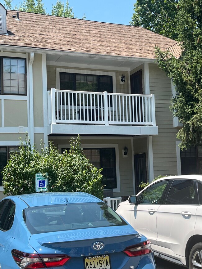 Building Photo - 19 Foxwood Dr