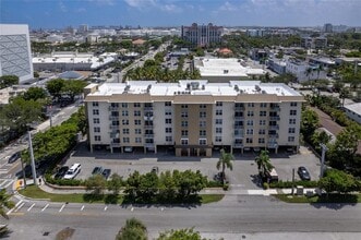 Building Photo - 1050 SE 15th St