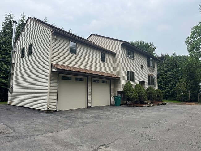 Building Photo - 271 Wanoosnoc Rd