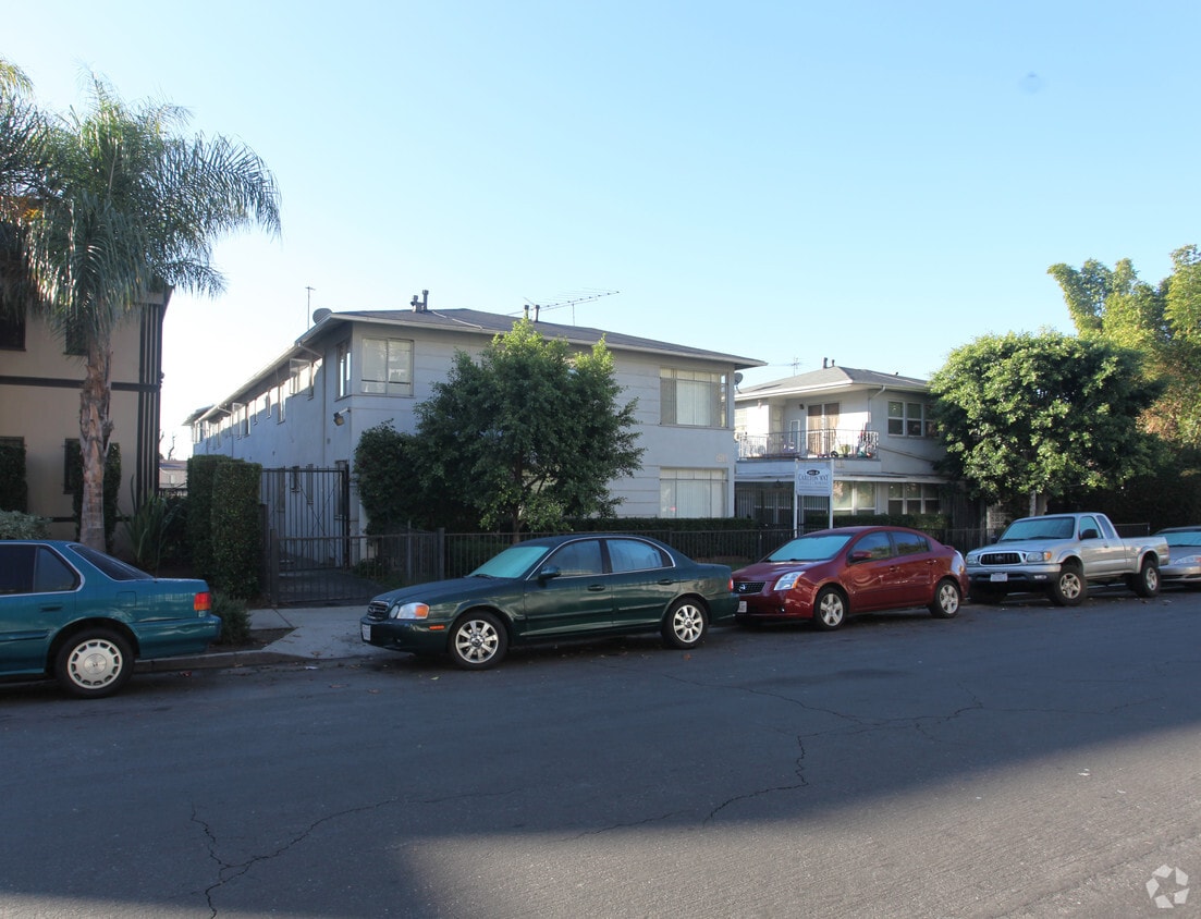 Primary Photo - 5412-5418 Carlton Way