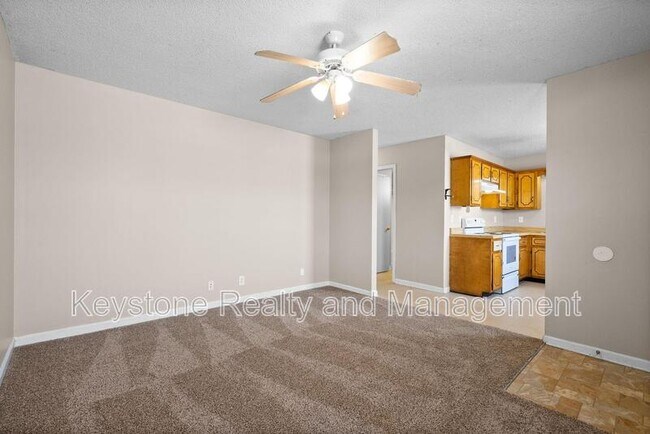 Building Photo - 1375-49 Thompsonville Ln