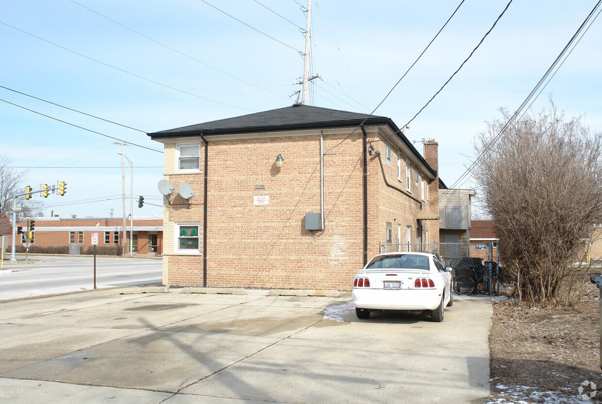 Building Photo - 3150 Ruby St