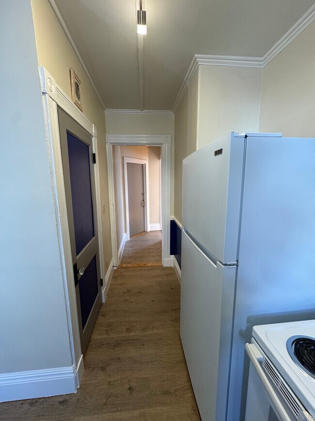 Puerta y entrada del baño - 15 Pleasant Pl