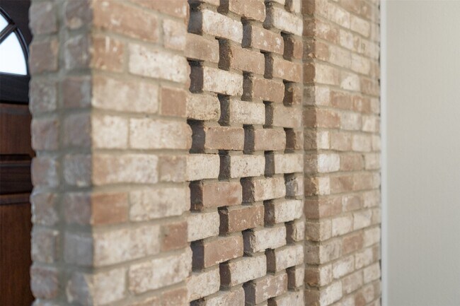 Foto del edificio - 13010 Trail Hollow Dr