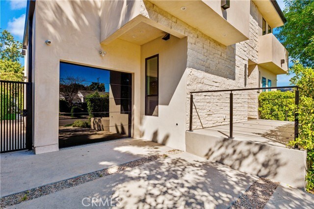 Building Photo - 5935 Yarmouth Ave