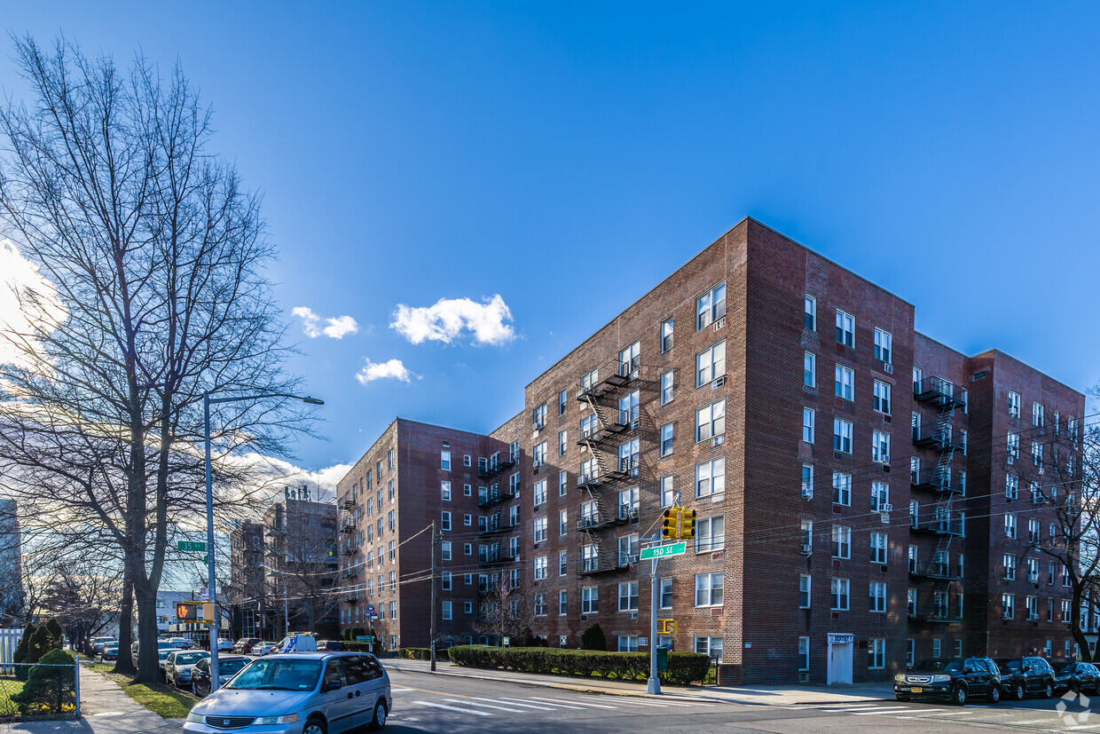 3510 150th St - Emily Towers