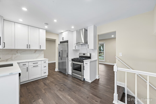 Building Photo - 204 Arron Ct