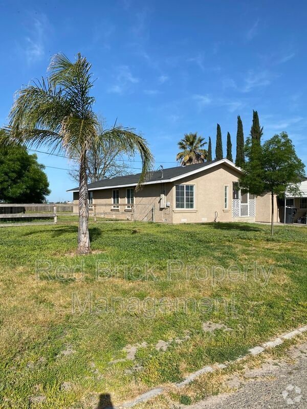 Building Photo - 2715 Trindade Rd