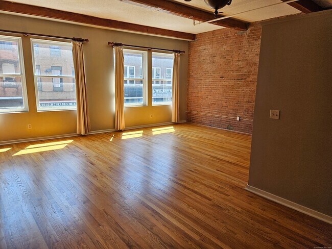 Foto del edificio - 83 Washington St