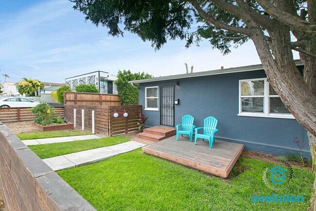 Foto del edificio - 4323-4333 Gresham St - 1405 Grand Ave