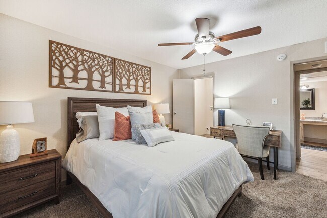 Foto del edificio - 10751 Meadowglen Ln