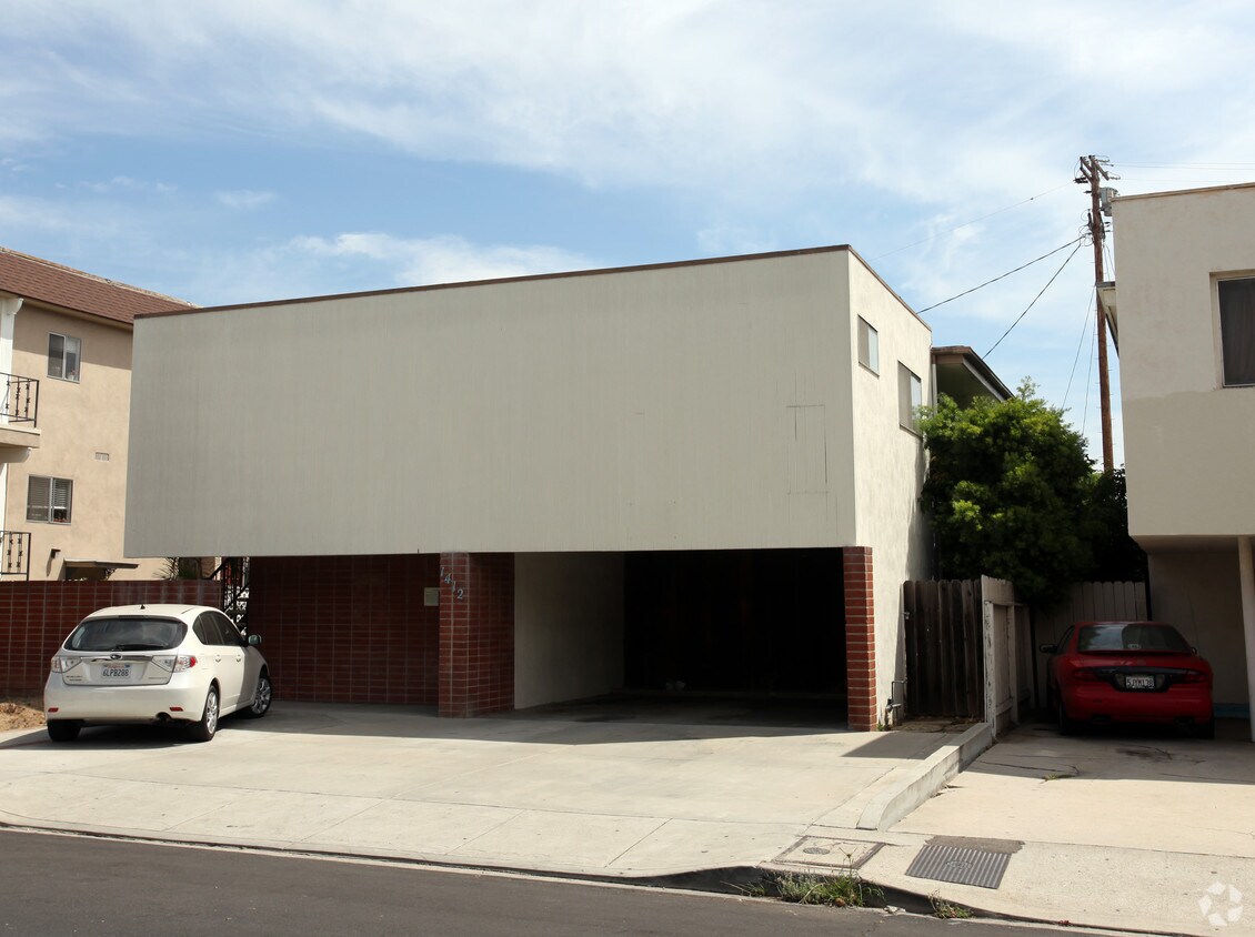 Building Photo - 1412 Brockton Ave