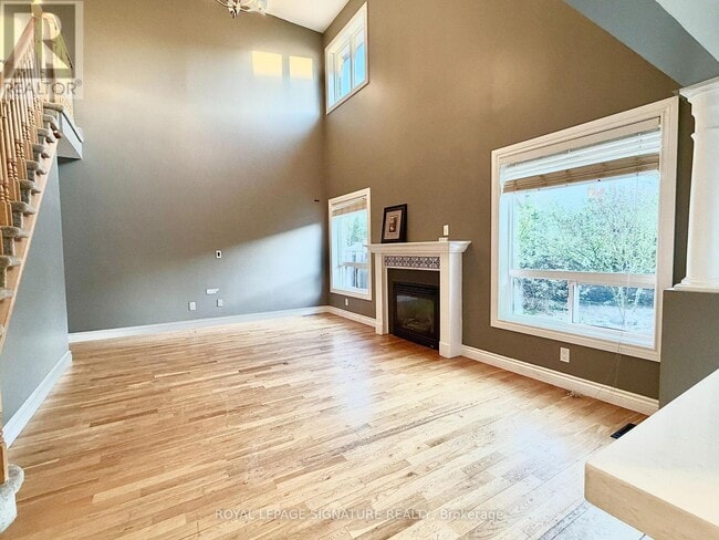 Building Photo - 584 Shaftsbury St