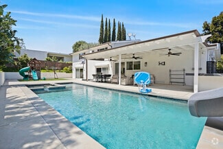 Building Photo - 16544 Park Lane Dr