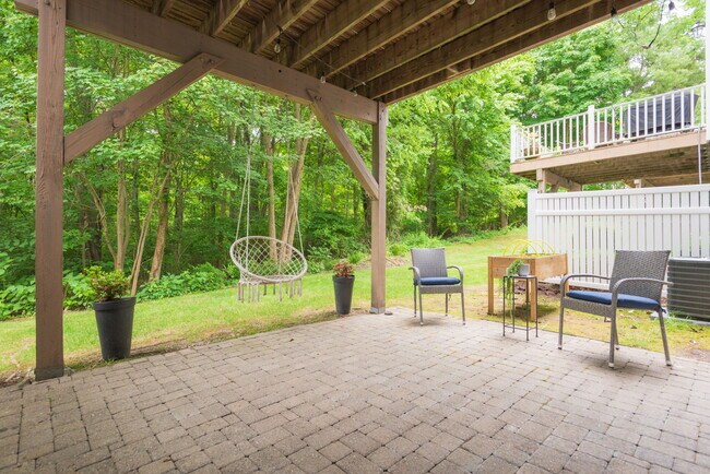 Building Photo - 52 Woodcrest Ln
