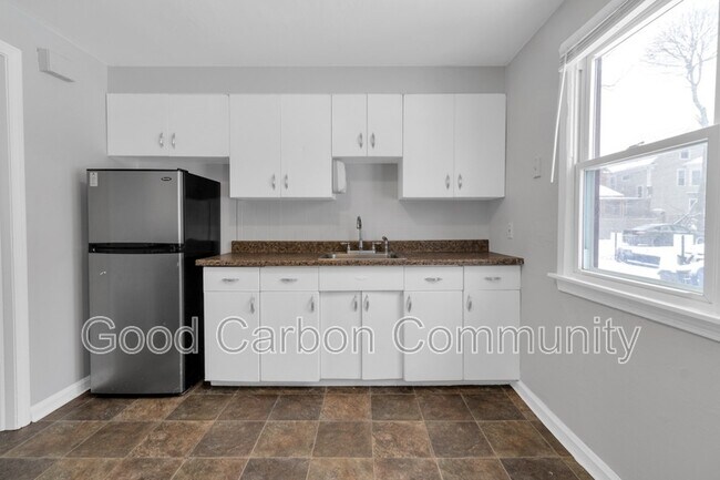 Foto del edificio - 854 Richmond Ave