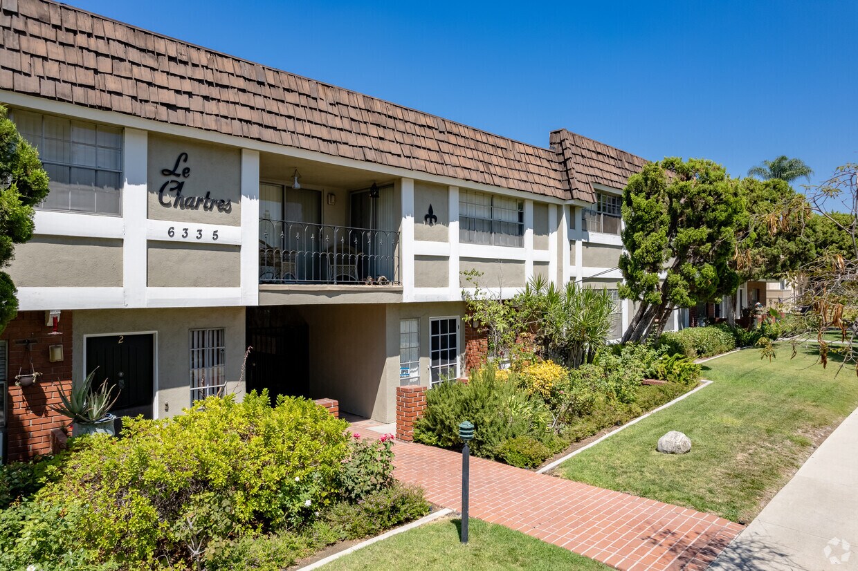 Foto principal - 6335 Comstock Ave