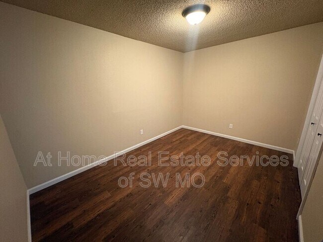 Foto del edificio - 1400 S Campbell Ave