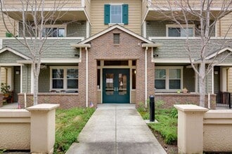 Building Photo - 1037 Scotia Ter